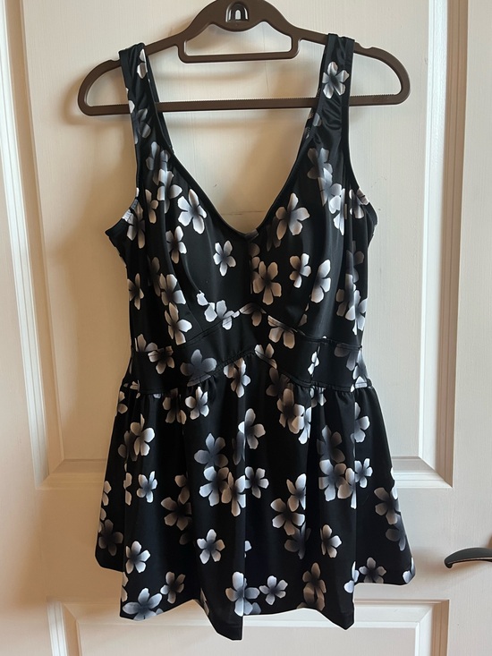 Other - Le Cove Black Floral V-Neck Swim Dress, Size 18W